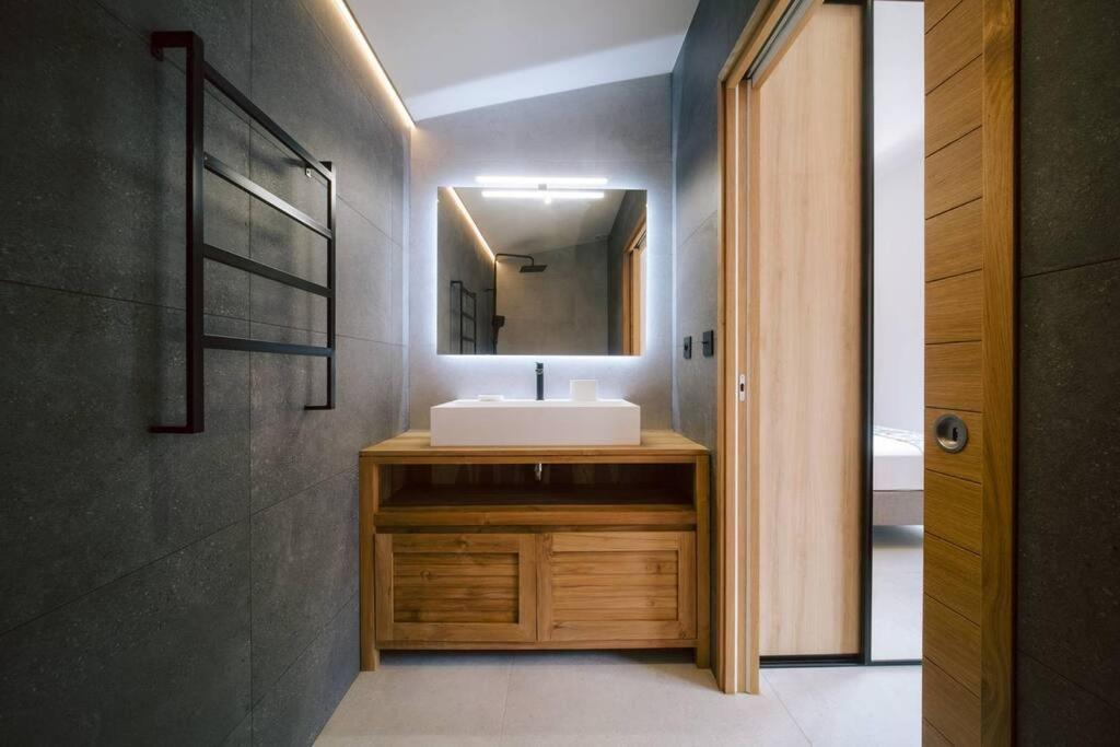 Summer Cosy - Villa Classee 4 Etoiles - 2 Suites Avec Piscine Chauffee Et Jacuzzi Integre Idealement Situee Chemin Summer サンジルレバン エクステリア 写真